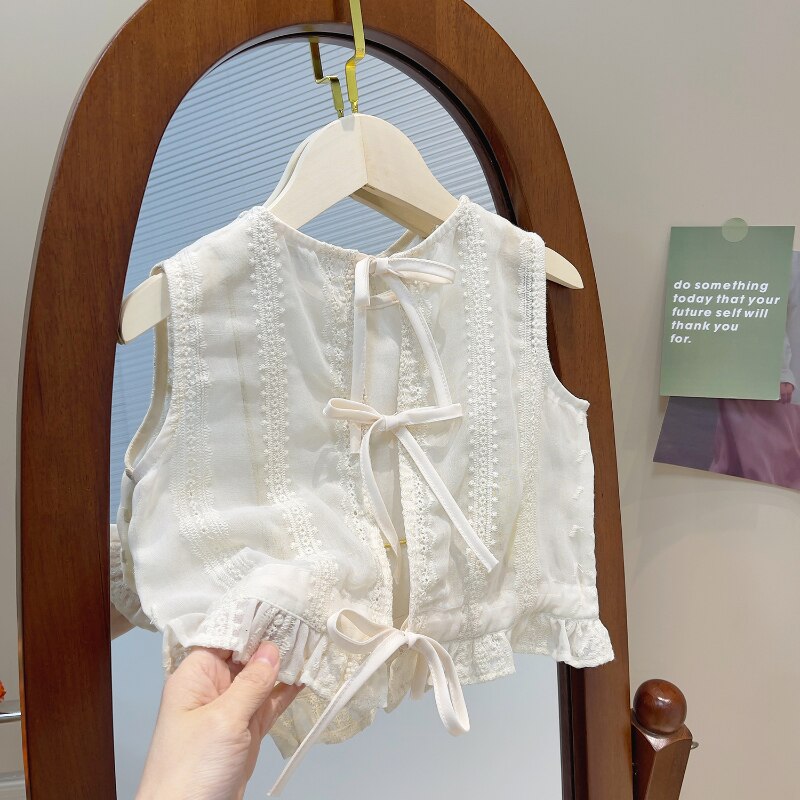 Cute Sleeveless Outfit