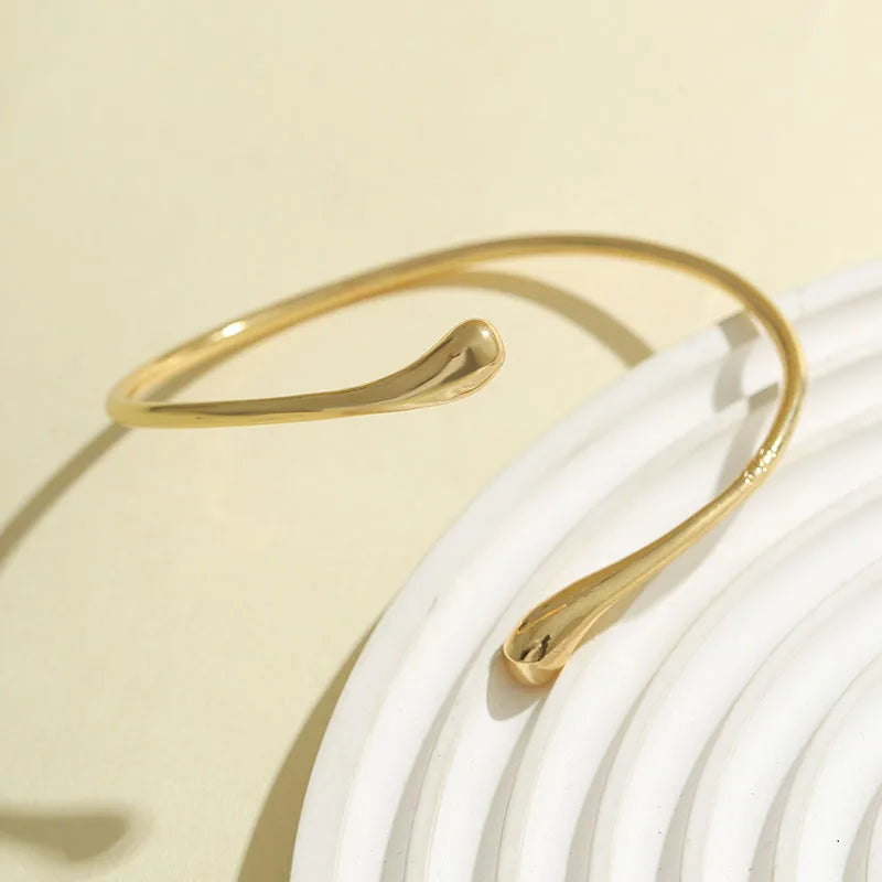 Elara Teardrop Arm Cuff